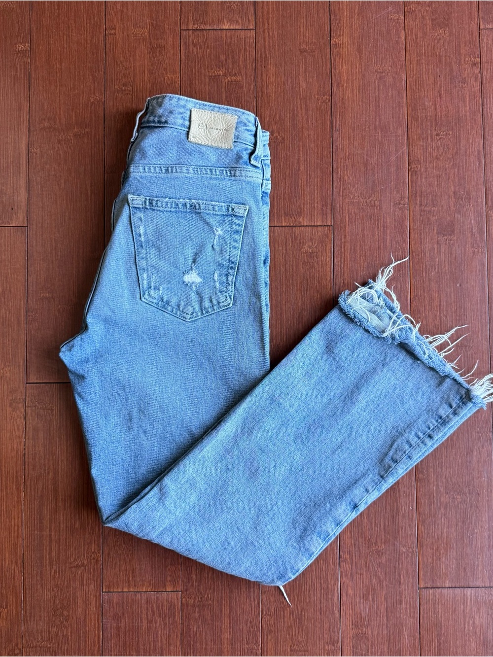 AG Adriano Goldschmied Kinsley 360 AG-ed Distressed Cropped Jeans - Size 25